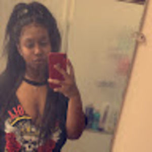 Meet your Posher, Senia